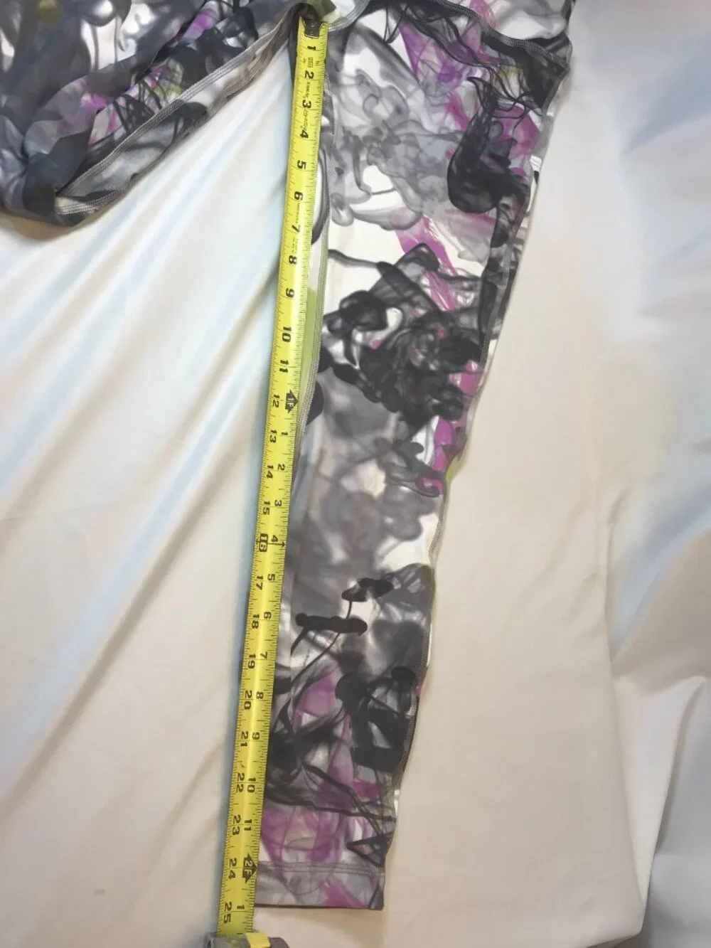 Lululemon Wunder Train Women's Size 8 Tight Leggings Pocket at Waist 25